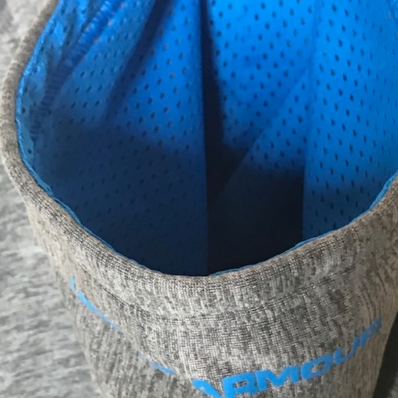 Boy's Under Armour Dri-Fit Pullover - Picture 2 of 4